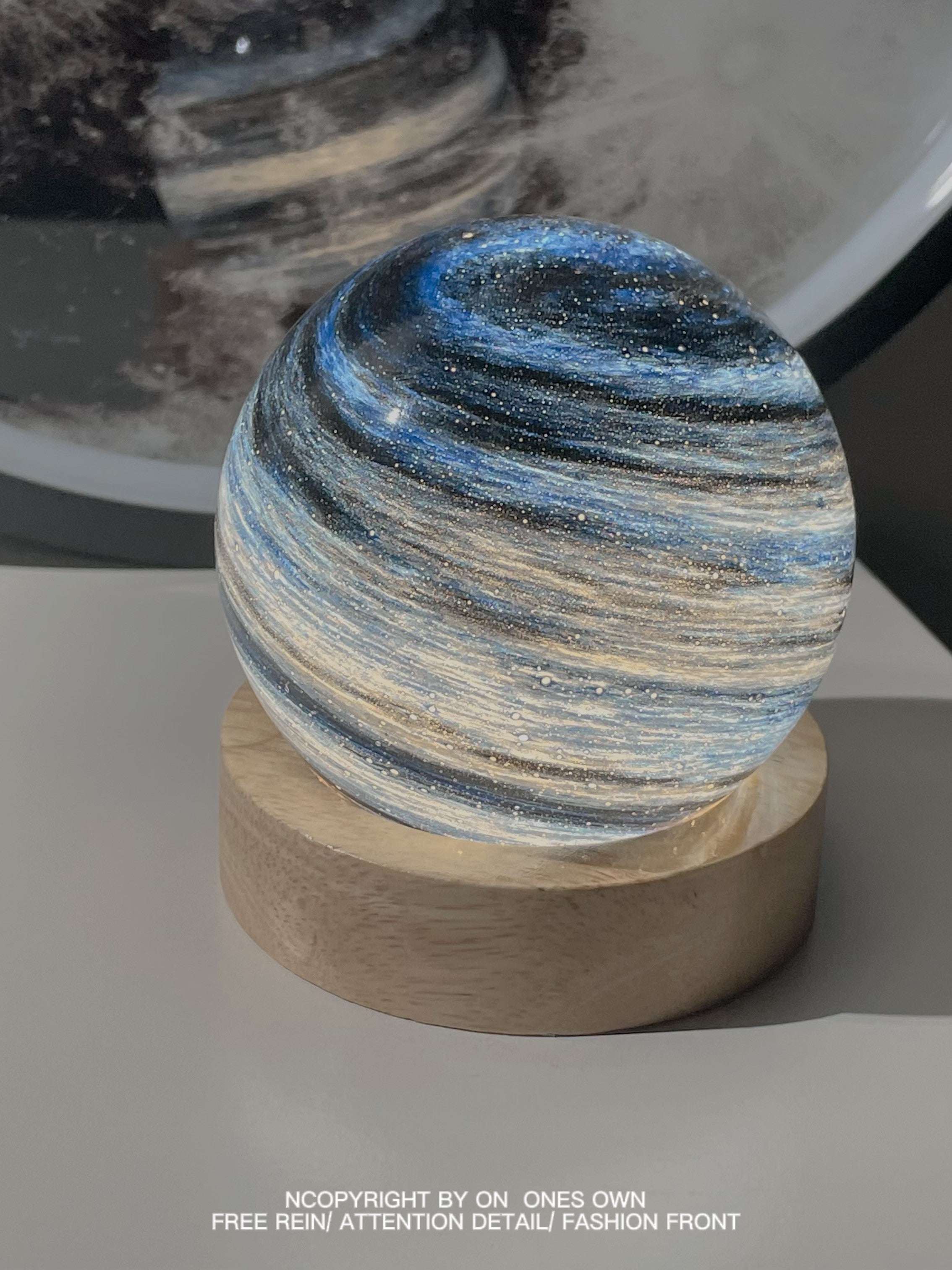 Romantic Planet Night Light with Starry Projection