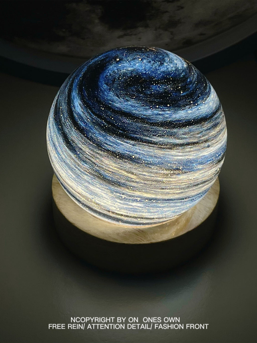 Romantic Planet Night Light with Starry Projection
