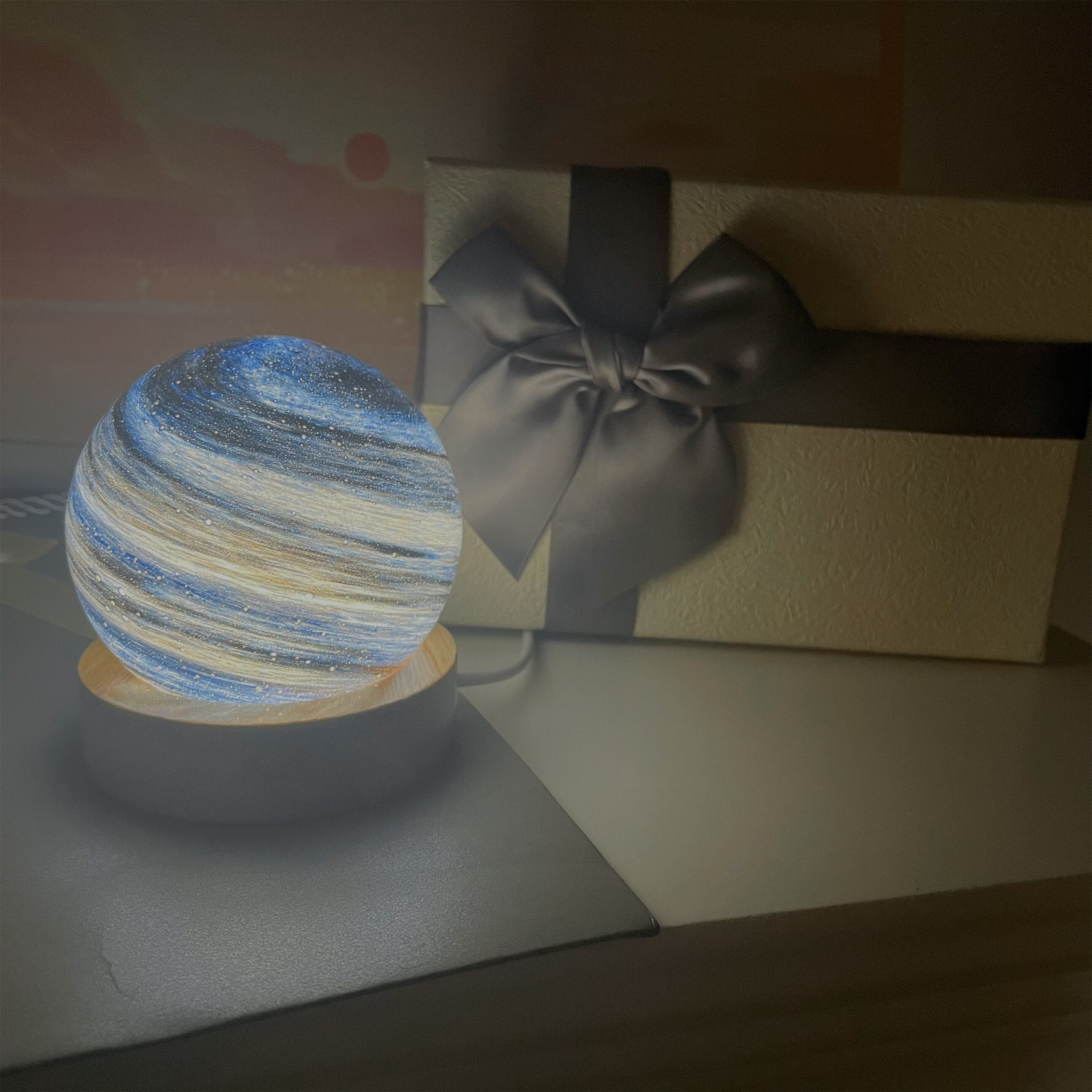 Romantic Planet Night Light with Starry Projection